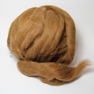 Adult alpaca wool top roving spinning light brown